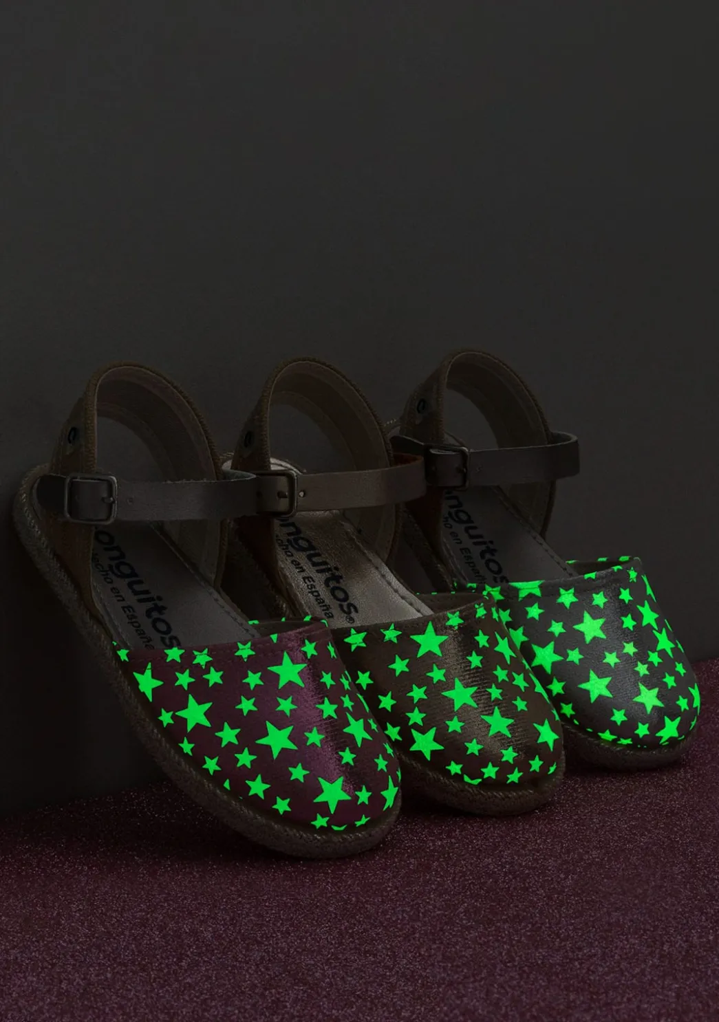 Shop Alpargatas De Niña Platino Brillo En La Oscuridad Alpargatas