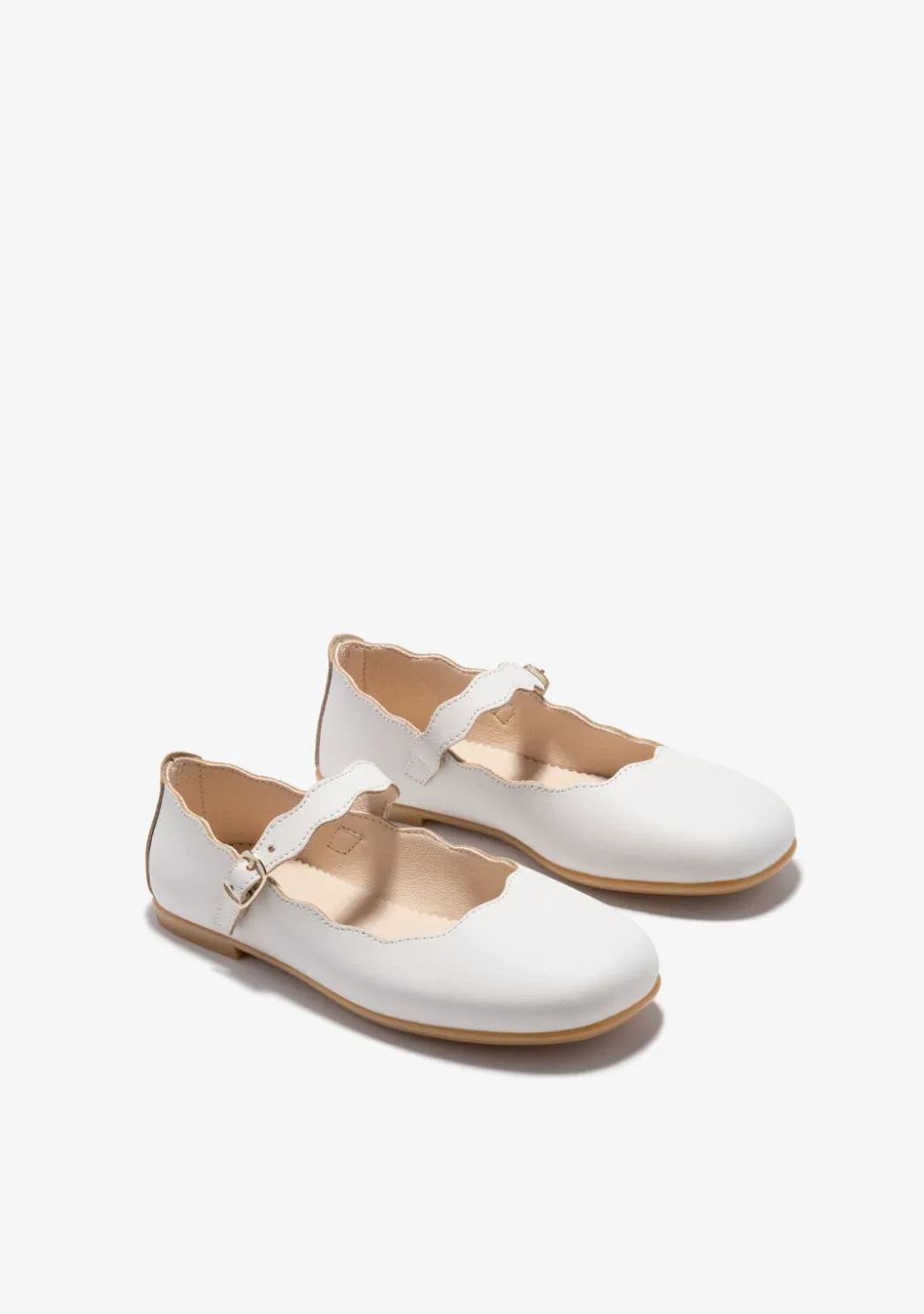Shop Bailarinas Hebilla Ondas Beige B&W Zapatos|Zapatos De Ceremonia